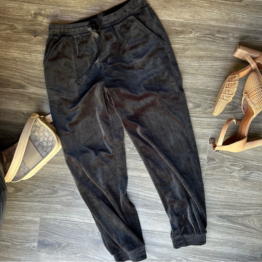 Stylish Black Women's Jogger Pants - Picture 7 of 7